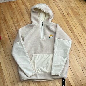 Praise Endurance sweater